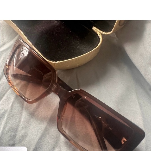 Chanel Rectangular Sunglasses in EUC $150 No scratches or sign of wear. See pics - Picture 6 of 15